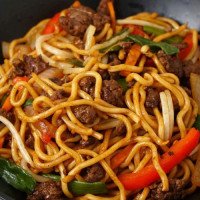 Yakiudon ternera y verduras