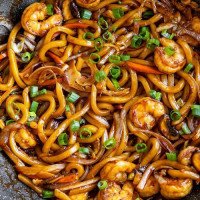 Yakiudon gambas y verduras